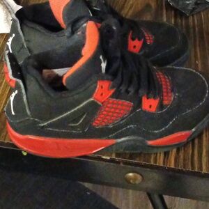 Jordan 4s